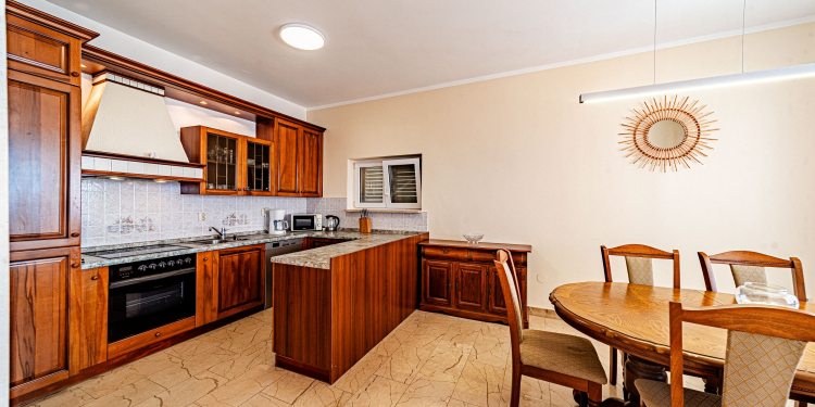 Holiday House Nova
