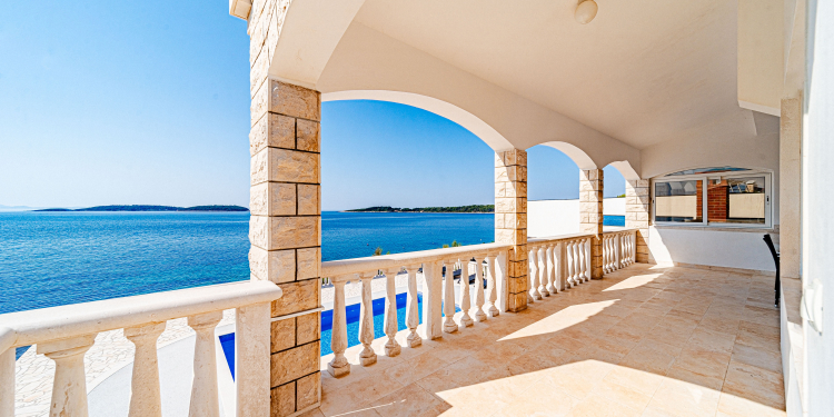 Holiday House Nova