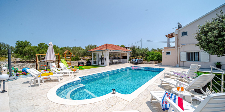 Holiday House Maja