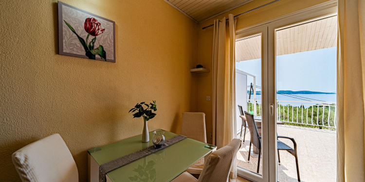 Holiday House Maja