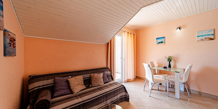 Holiday House Maja