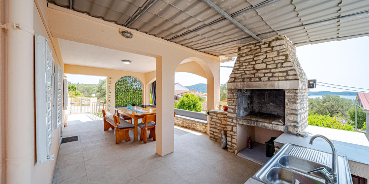 Holiday House Maja